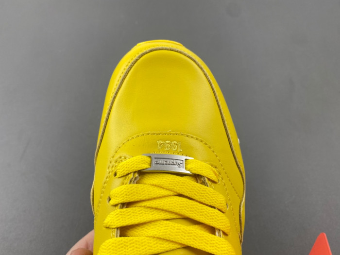 Svp*me puts its signature spin on the nike air max 1 hf8813-700