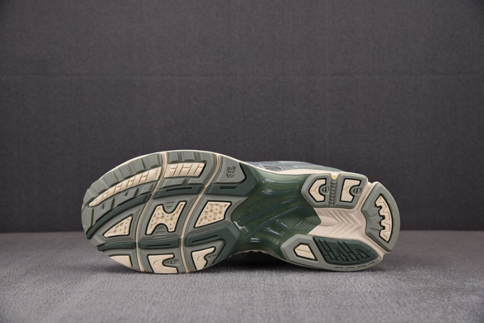 As*ic*s gel kayano 14 