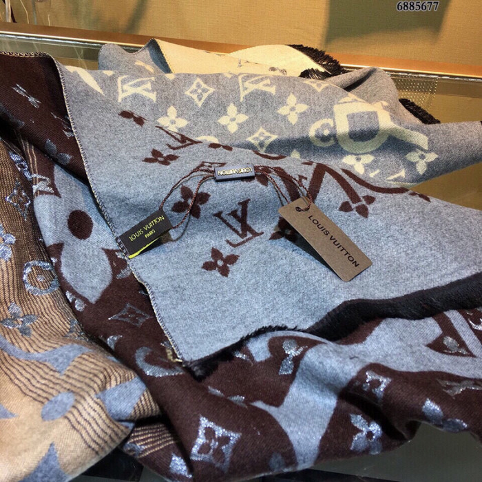 lu vi scarf