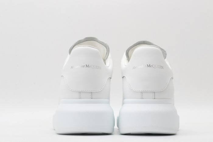 alex mcqu sneakers
