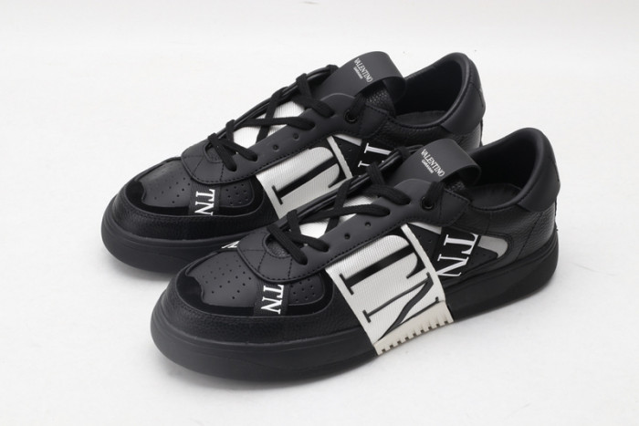 v*lentino sneaker