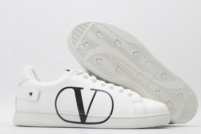 v*lentino sneaker