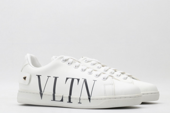 v*lentino sneaker