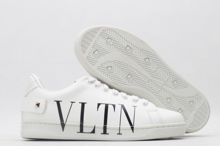 v*lentino sneaker