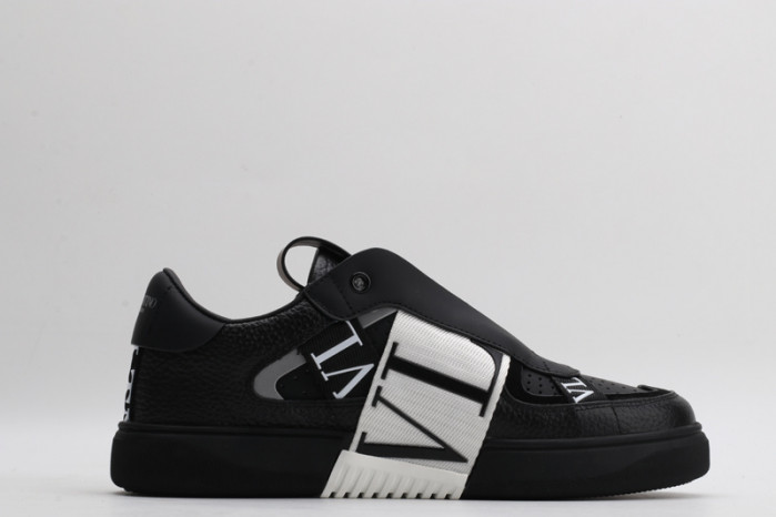 v*lentino sneaker