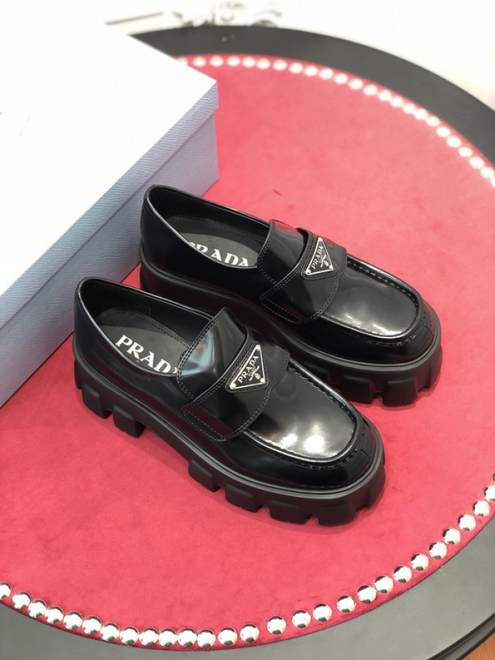 prad loafer