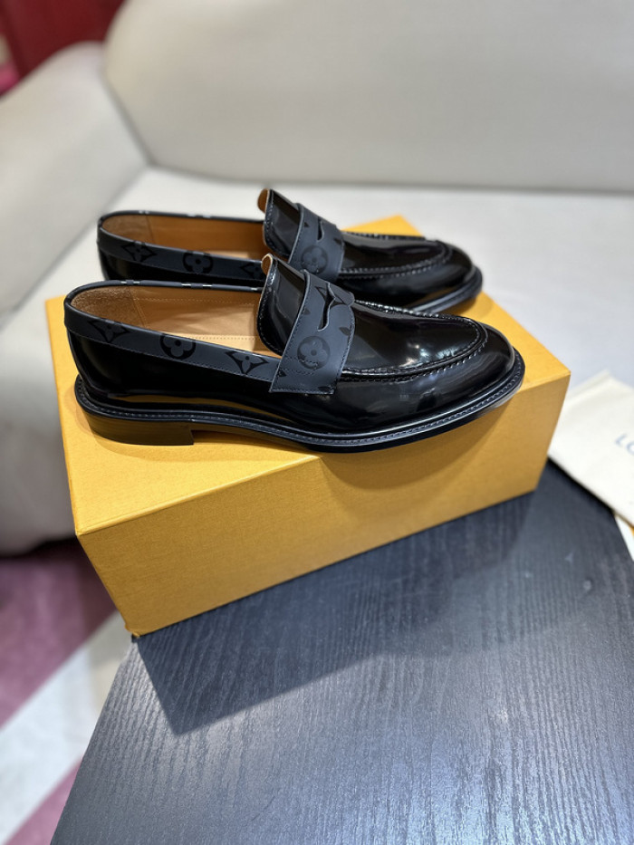 lovt loafer