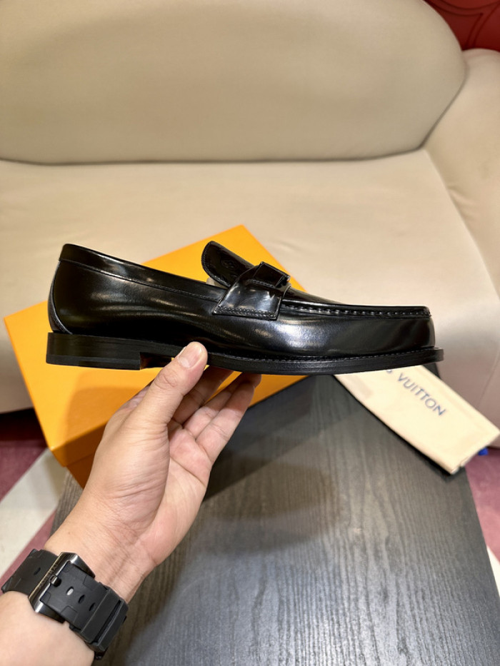 lovt loafer
