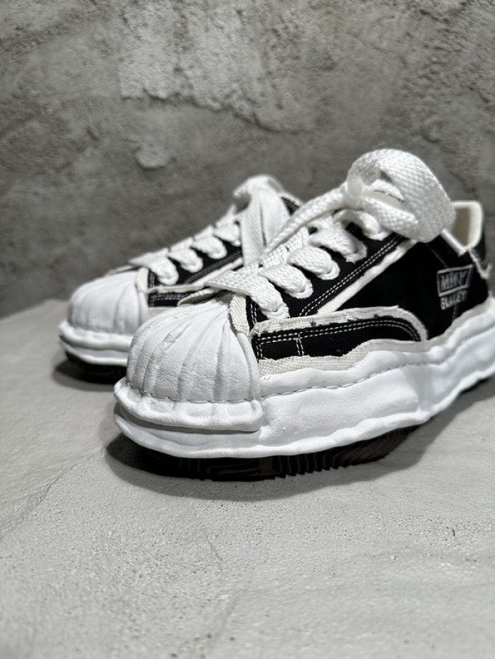 Ma*s*n mihara yasuhiro sneaker
