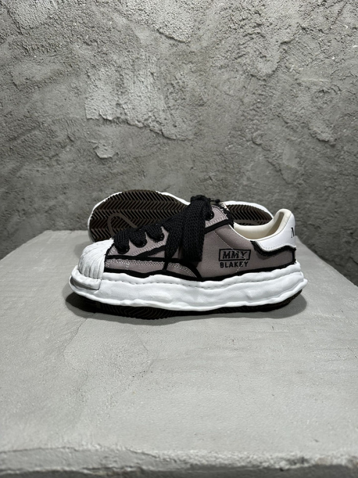 Ma*s*n mihara yasuhiro sneaker