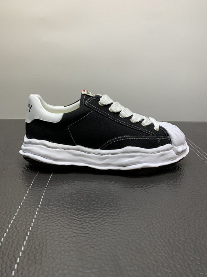 Ma*s*n mihara yasuhiro sneaker