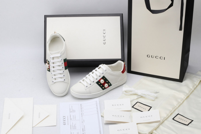 gi ace embroidered low-top sneaker