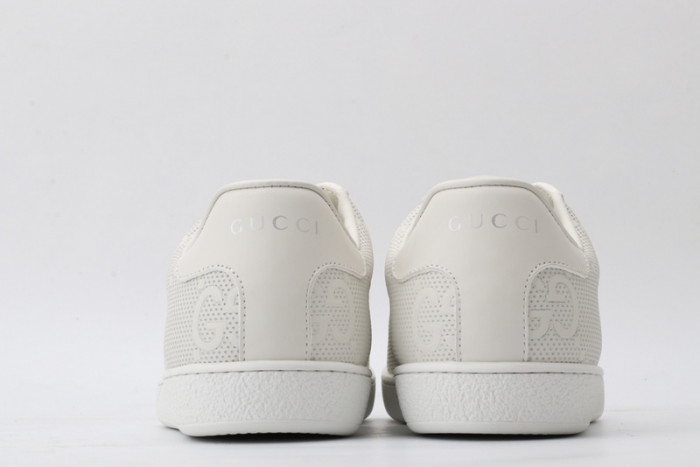 gi ace embroidered low-top sneaker