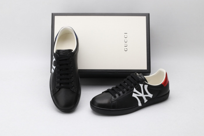 gi ace embroidered low-top sneaker