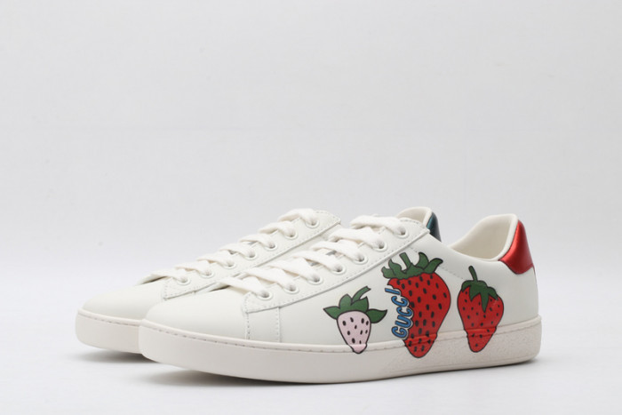 gi ace embroidered low-top sneaker