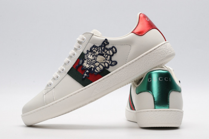 gi ace embroidered low-top sneaker