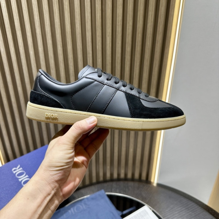 DR B01 SNEAKERS