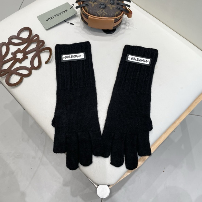 BALENCI GLOVES