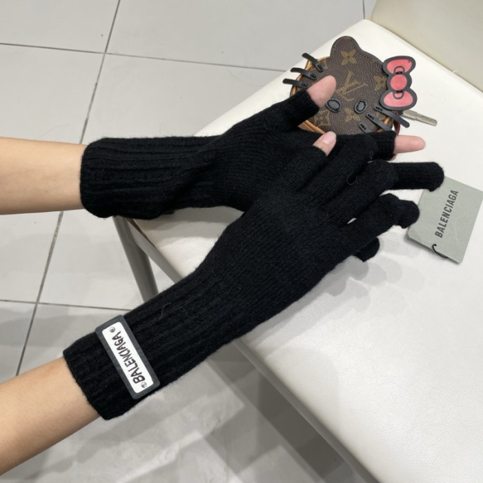 BALENCI GLOVES