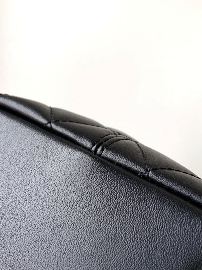 CHNEL BAG 30x25x15cm