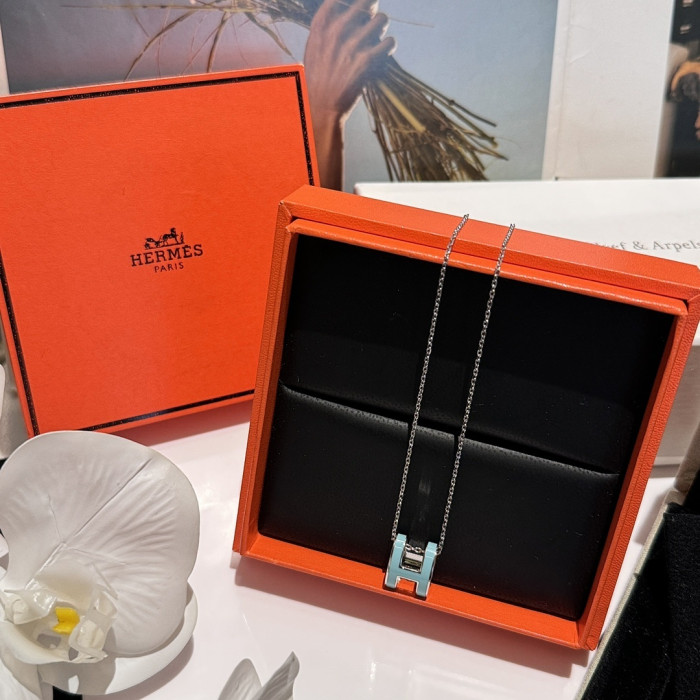 vca bracelet and necklace & H**me5 necklace