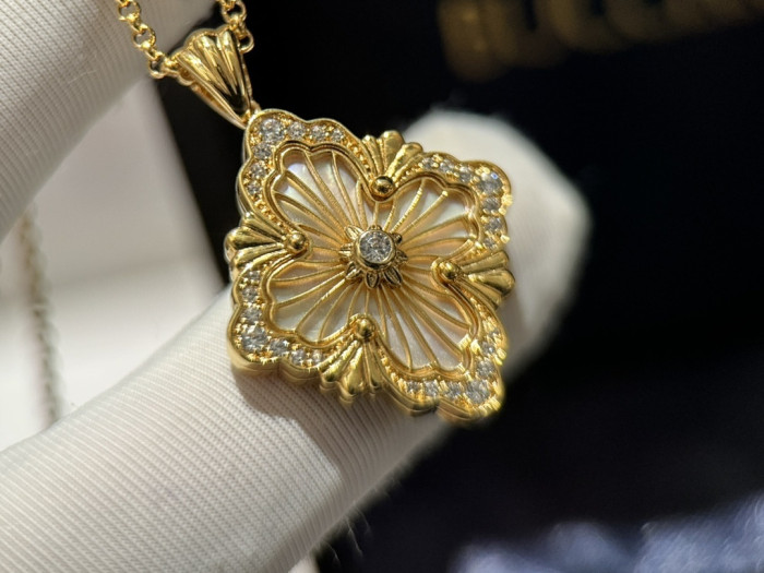 BUCCELLATI NECKLACE AND RING