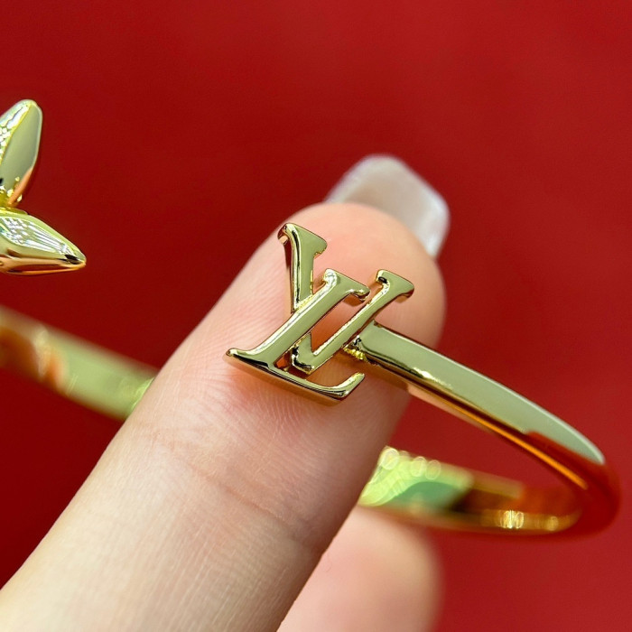 l0vis Vvtt0n bracelet