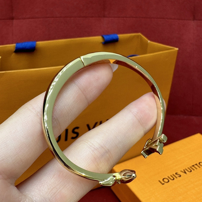 l0vis Vvtt0n bracelet