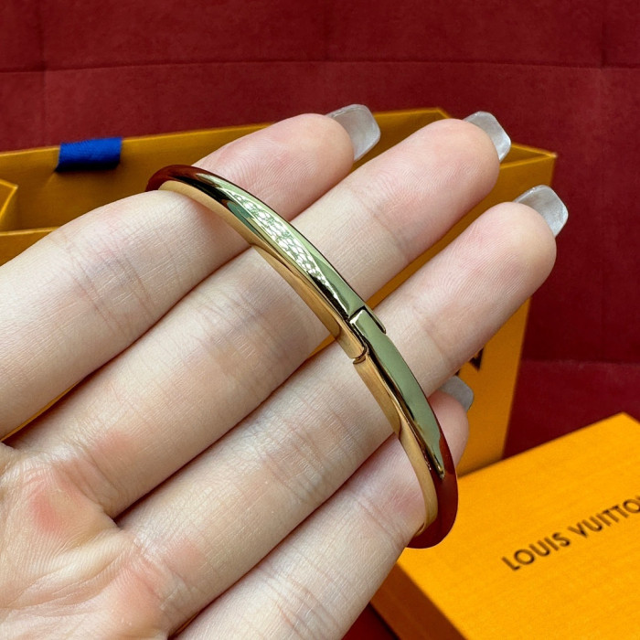 l0vis Vvtt0n bracelet