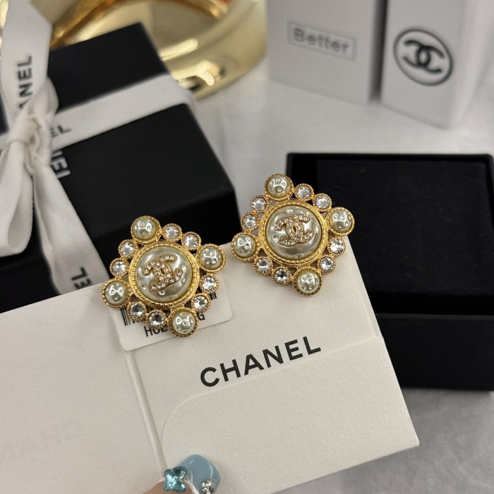 CHNEL earring