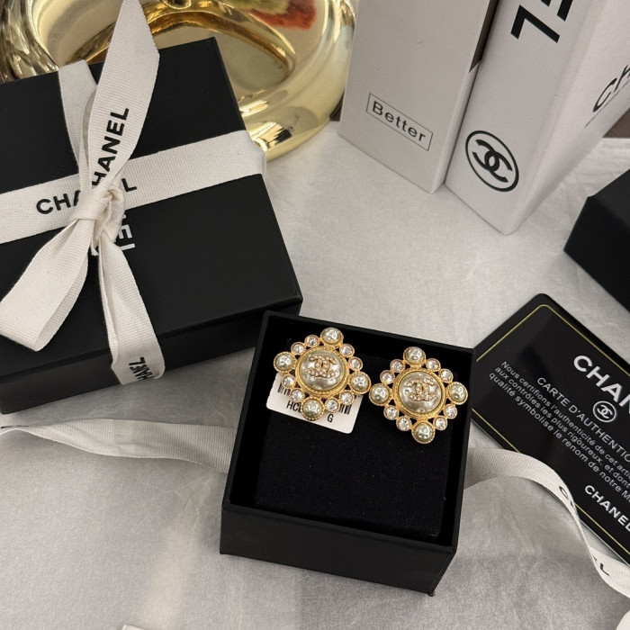 CHNEL earring