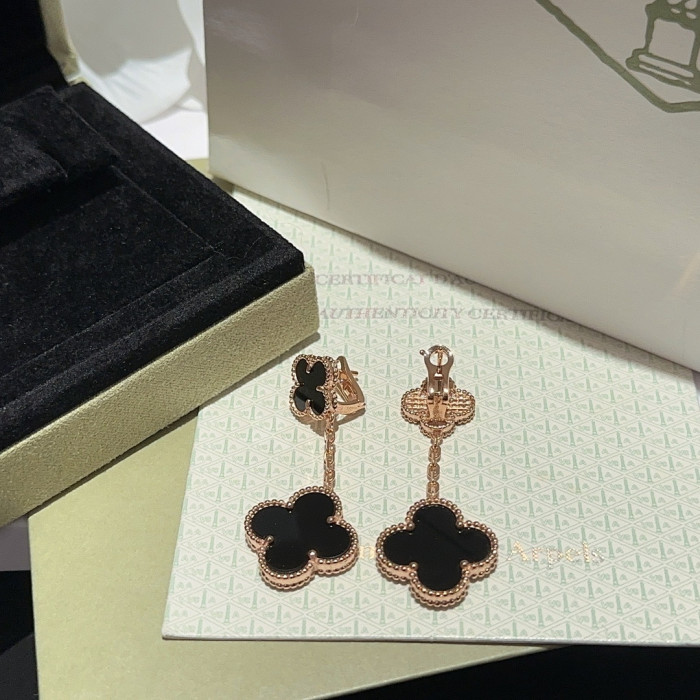 VCA EARRING