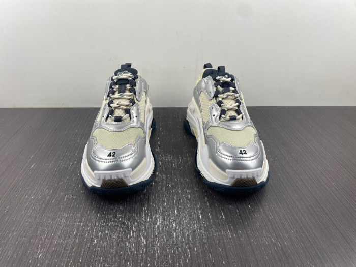 bl triple s trainers sneakers 524039 w2fs2 8106
