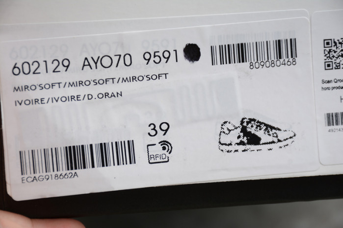 gi ace embroidered low-top sneaker h903p144