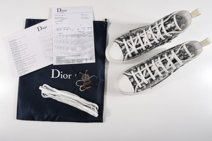 dr b23 homme kaws h903p161