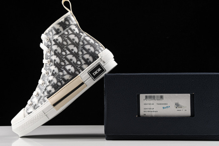 dr b23 homme kaws h903p161