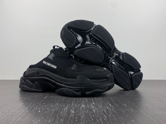 bl triple s trainers sneakers 755686 w3sm2 1000