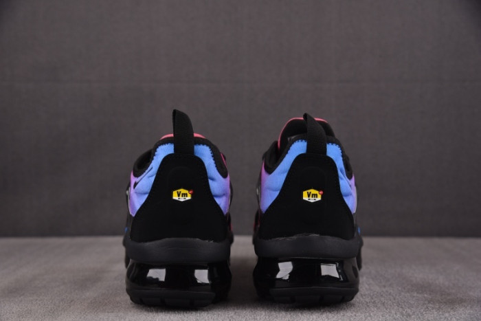 NIKE AIR VAPORMAX Plus AO4550-001