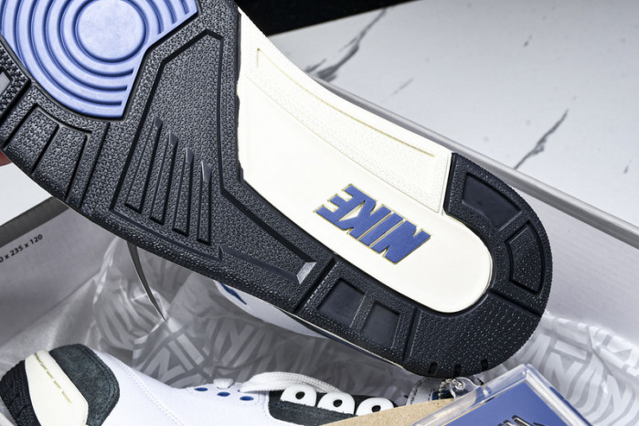 AIR JORDAN 3 OG "DIFFUSED BLUE" HV8571-100