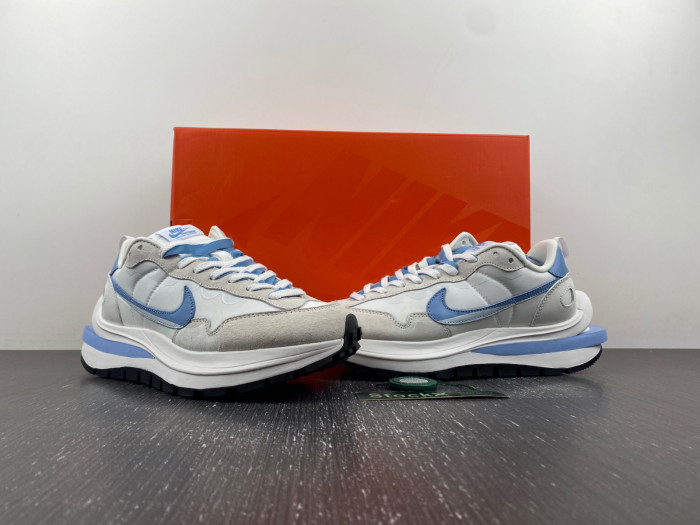 nike sacai x vaporwaffle blue white dd1875-112