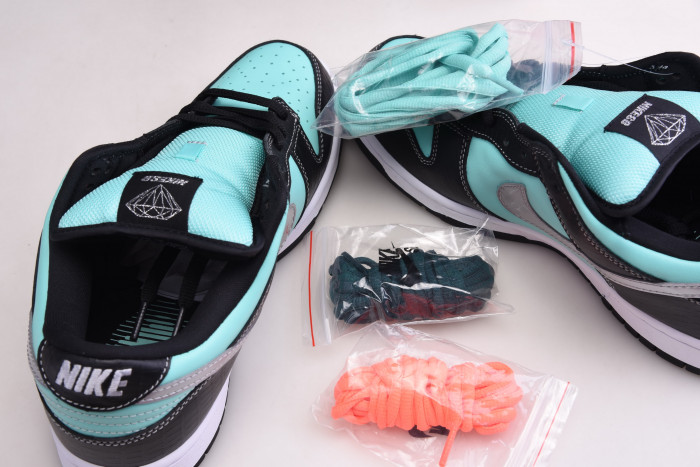 D1am0nd s*pply co. x dunk low pro sb 