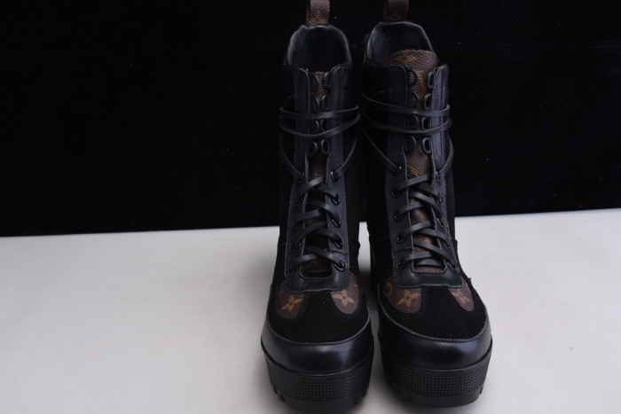 lu vi laurente platform desert boot