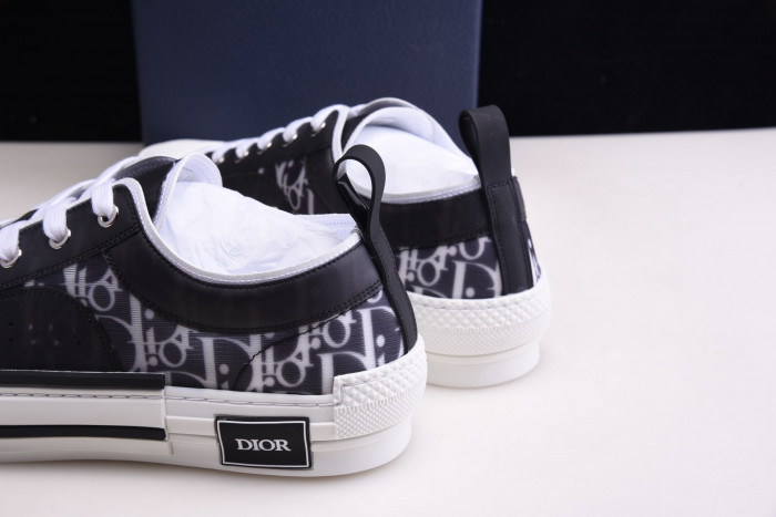 dr b23 homme kaws low-top sneaker