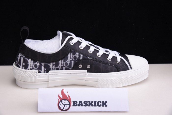 dr b23 homme kaws low-top sneaker