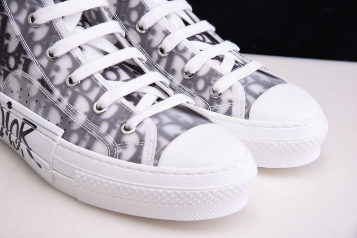 dr b23 homme kaws h903p165