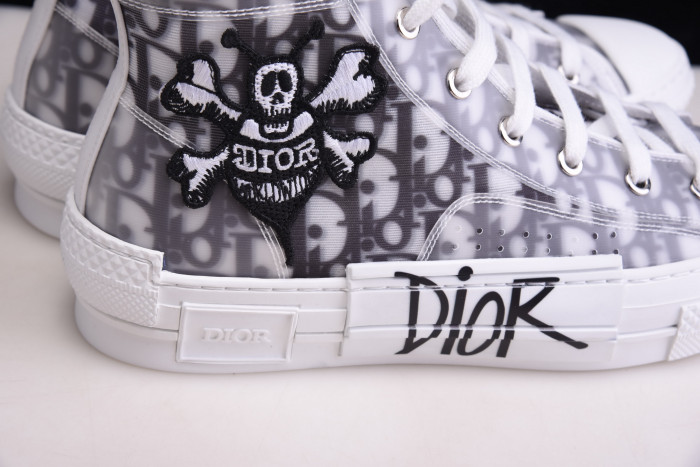 dr b23 homme kaws h903p165