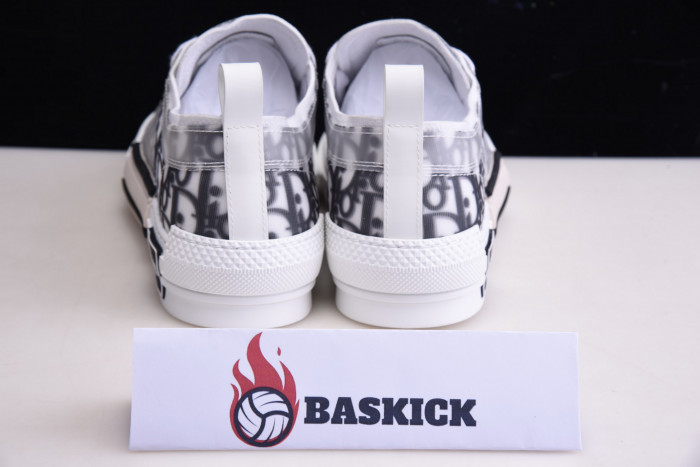 dr b23 homme kaws h903p167