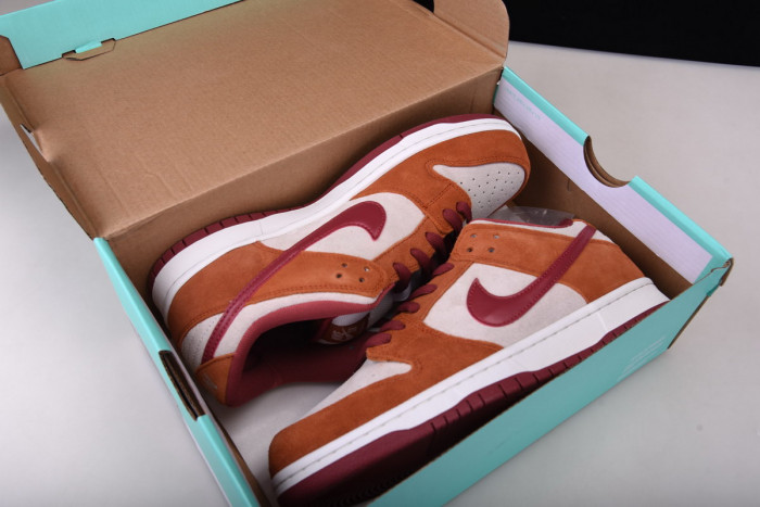 nike sb dunk low pro dark russet cedar bq6817-202
