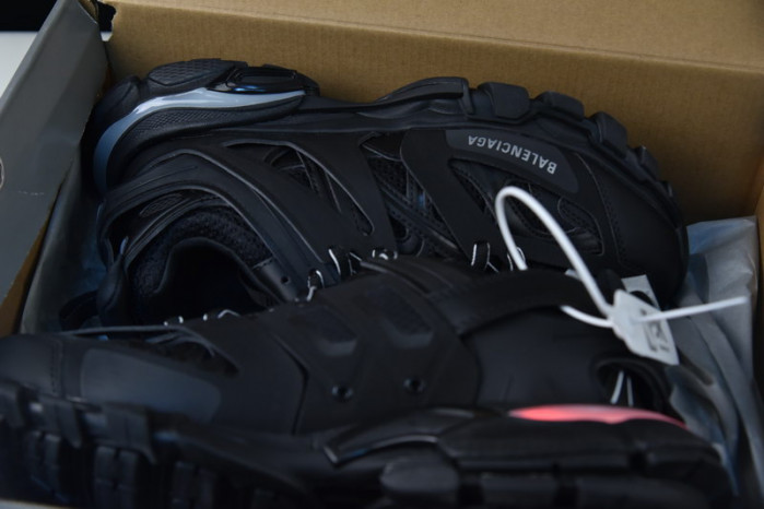 bl tess s. gomma trek low led sneakers 570391 w2gn1 1000