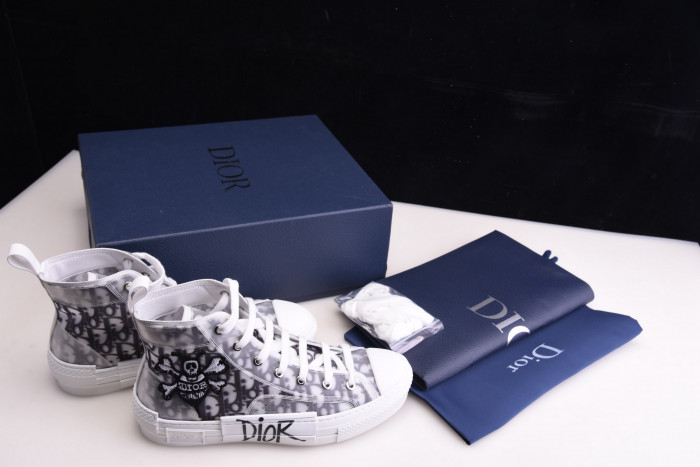 dr b23 homme kaws h903p165